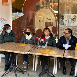 Organitzen una gimcana a Banyoles per mostrar les reivindicacions de les persones amb discapacitat